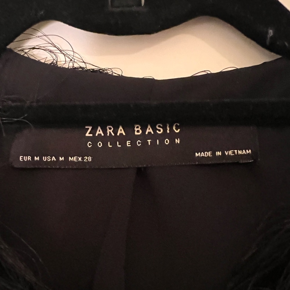 ZARA black fringe jacket. Fully lined, chevron fringe print. Size M - Picture 3 of 3
